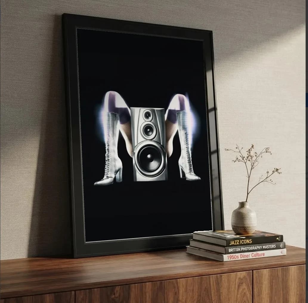 Quadro decorativo Speaker Boots na estante